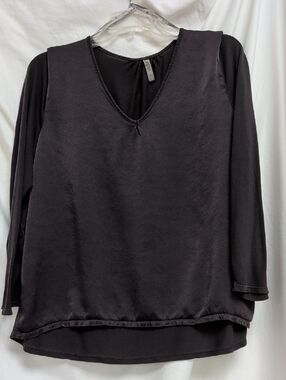 XCVI dark gray V-neck long sleeve top